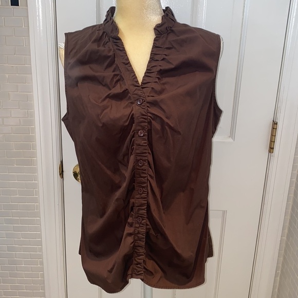 Joseph A brown cotton/ spandex ruffle neck line sleeveless blouse. Size large. - Picture 1 of 7